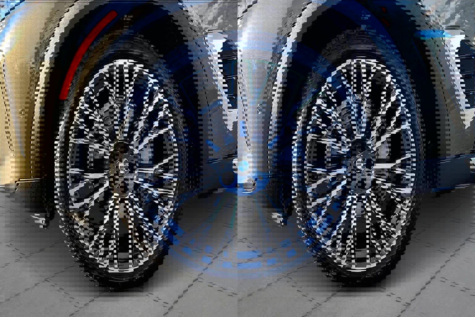 Used 2024 BMW X5 xDrive40i w/ Parking Assistance Package image 12