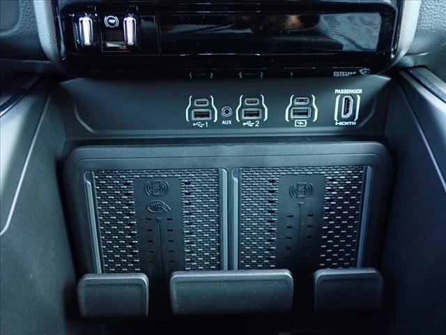 New 2026 RAM 1500 Laramie AWD/4WD image 18