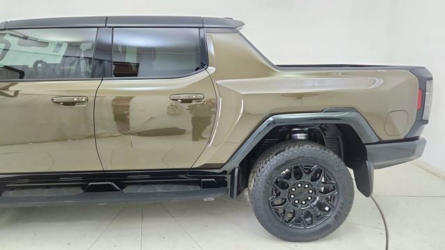Used 2025 GMC Hummer EV 2X w/ LPO, Sport Package image 11
