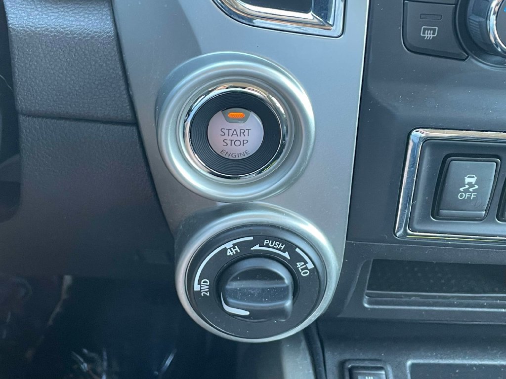 Used 2018 Nissan Titan SV w/ SV Convenience Package AWD/4WD image 28