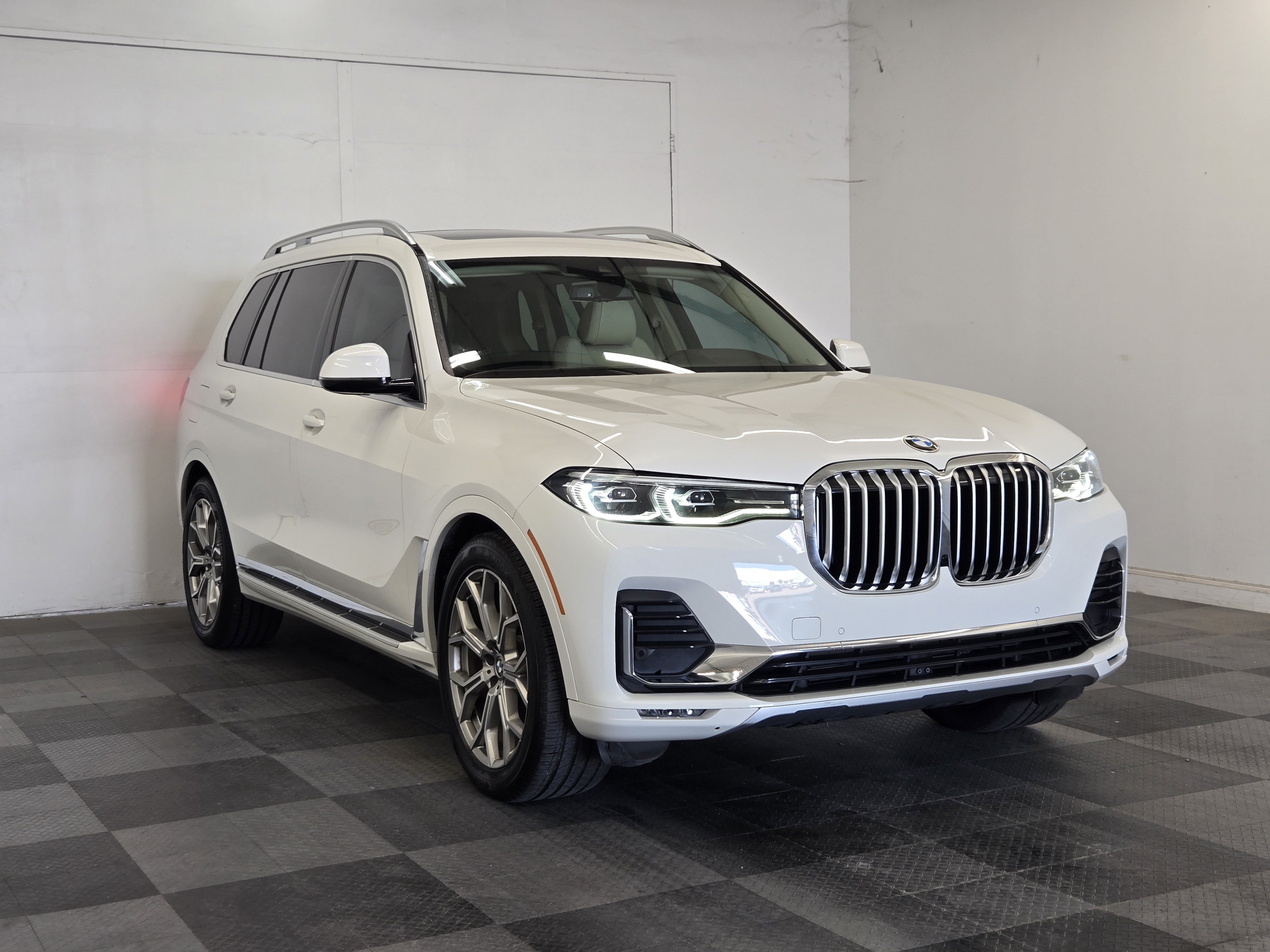 Used 2019 BMW X7 xDrive40i w/ Cold Weather Package AWD/4WD video 2