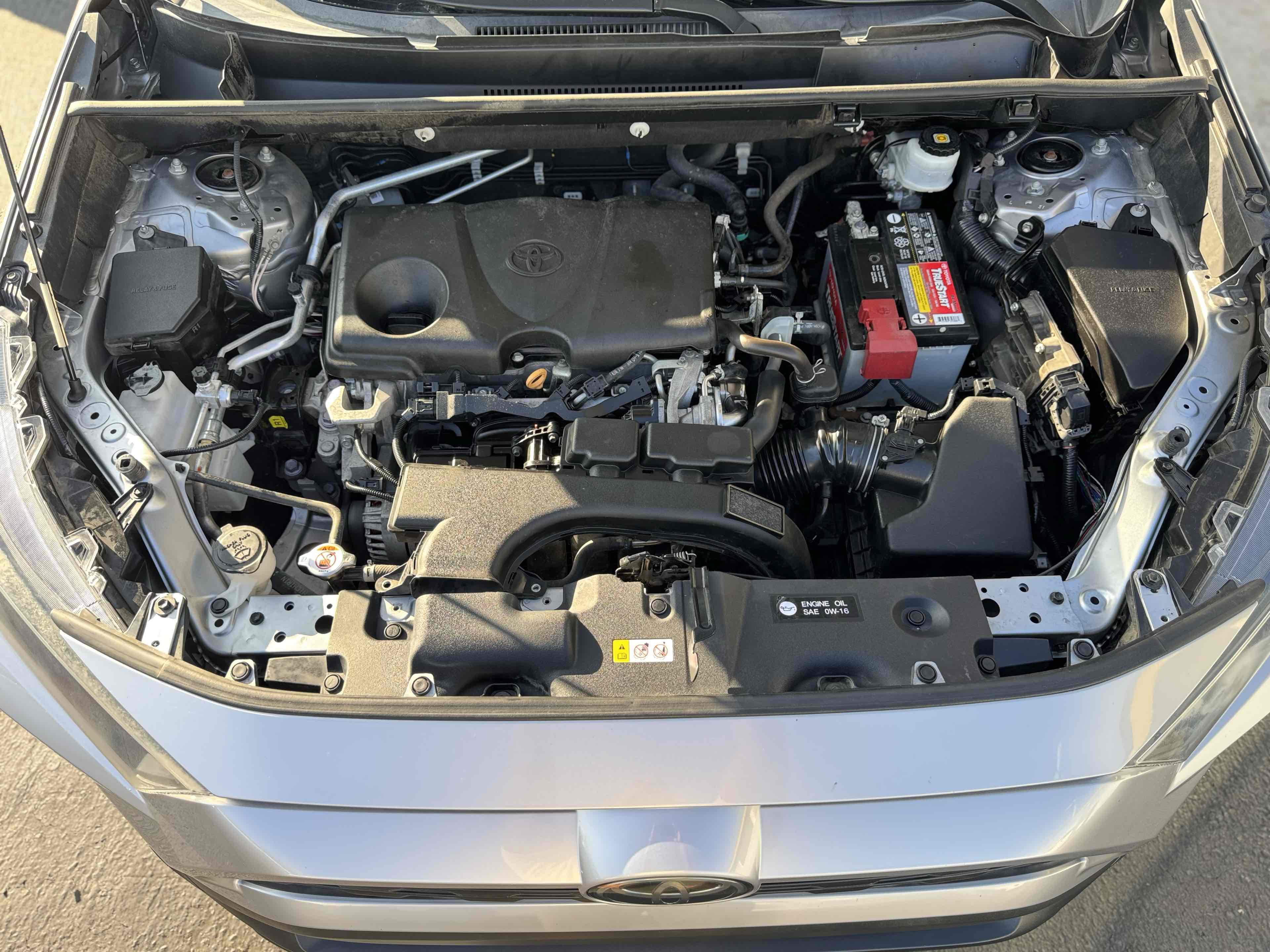 Used 2019 Toyota RAV4 LE w/ Carpet Mat Package image 9