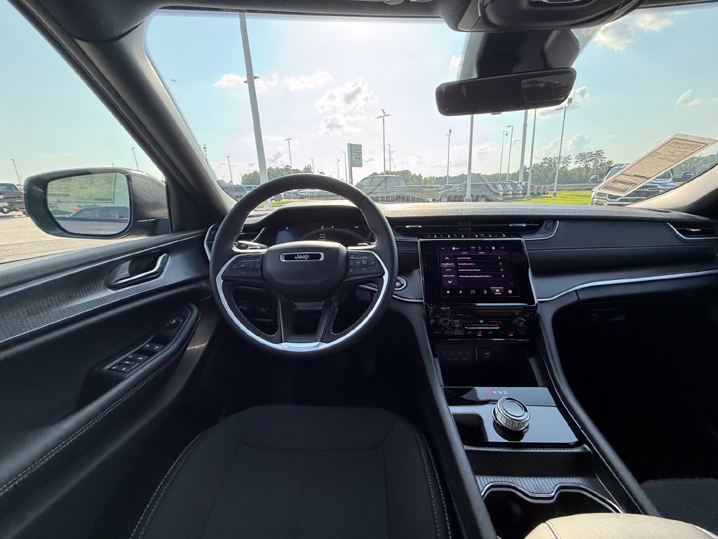 New 2026 Jeep Grand Cherokee Laredo RWD image 8
