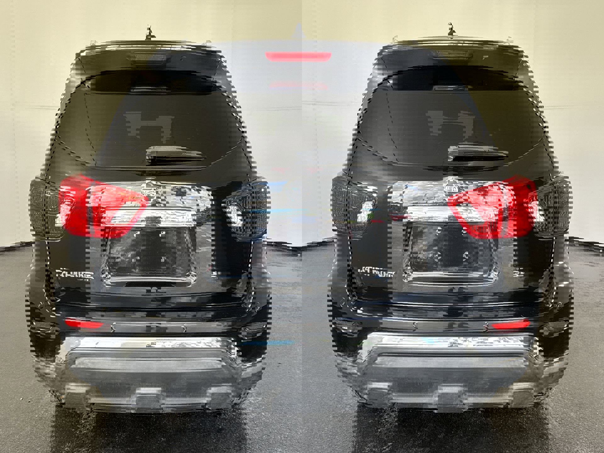 Used 2019 Nissan Pathfinder SL image 10