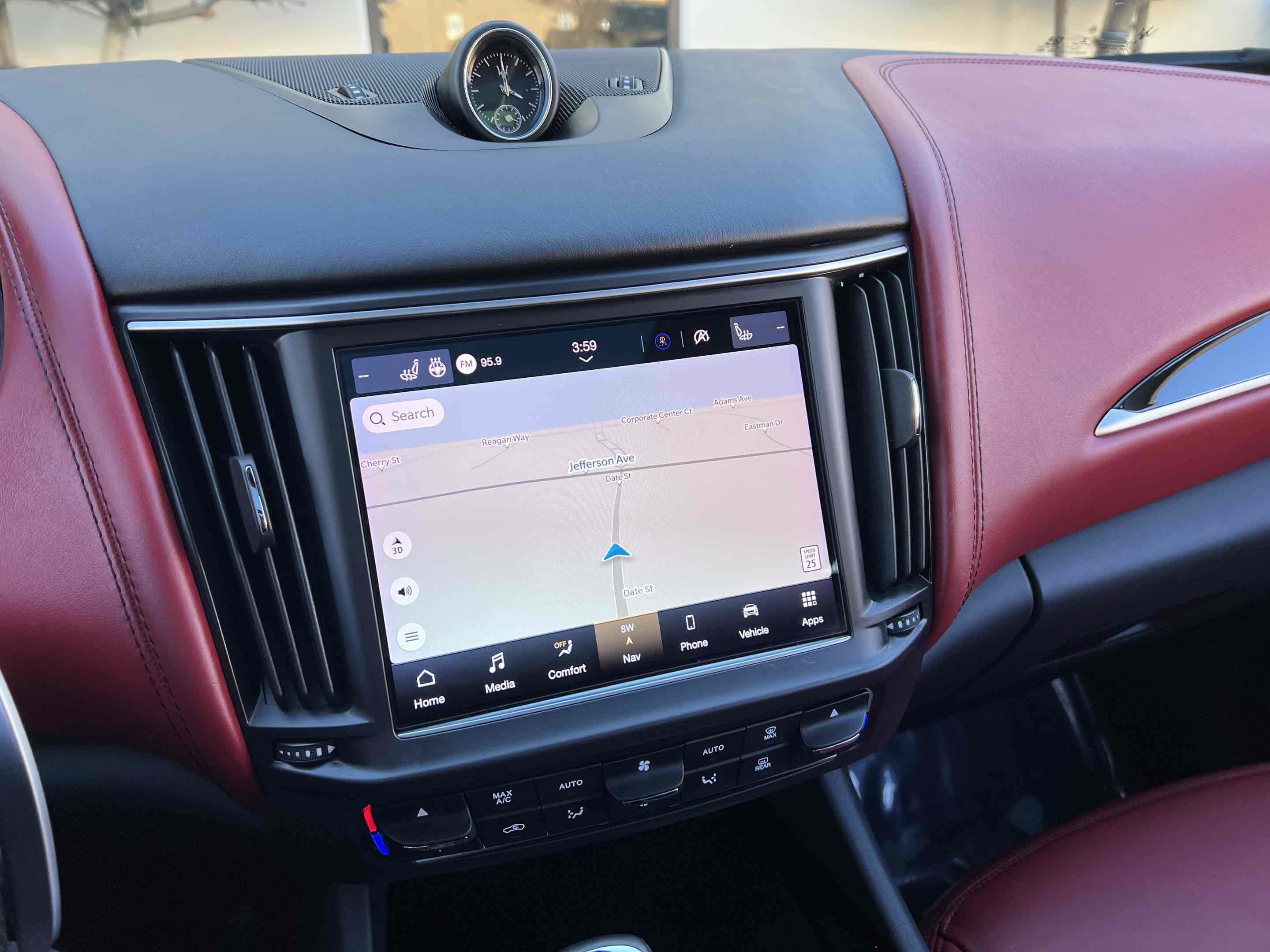 Used 2021 Maserati Levante image 8