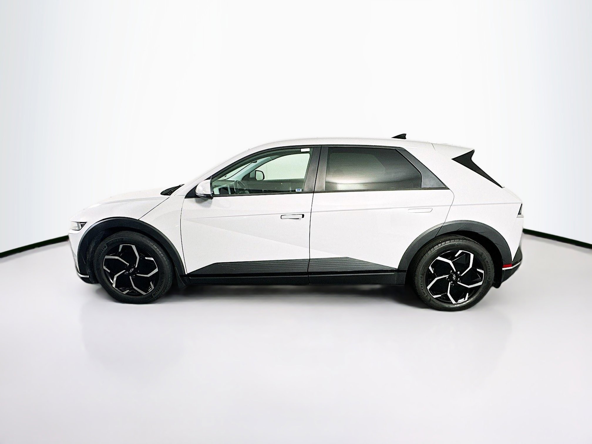 Used 2024 Hyundai Ioniq 5 SEL RWD image 4