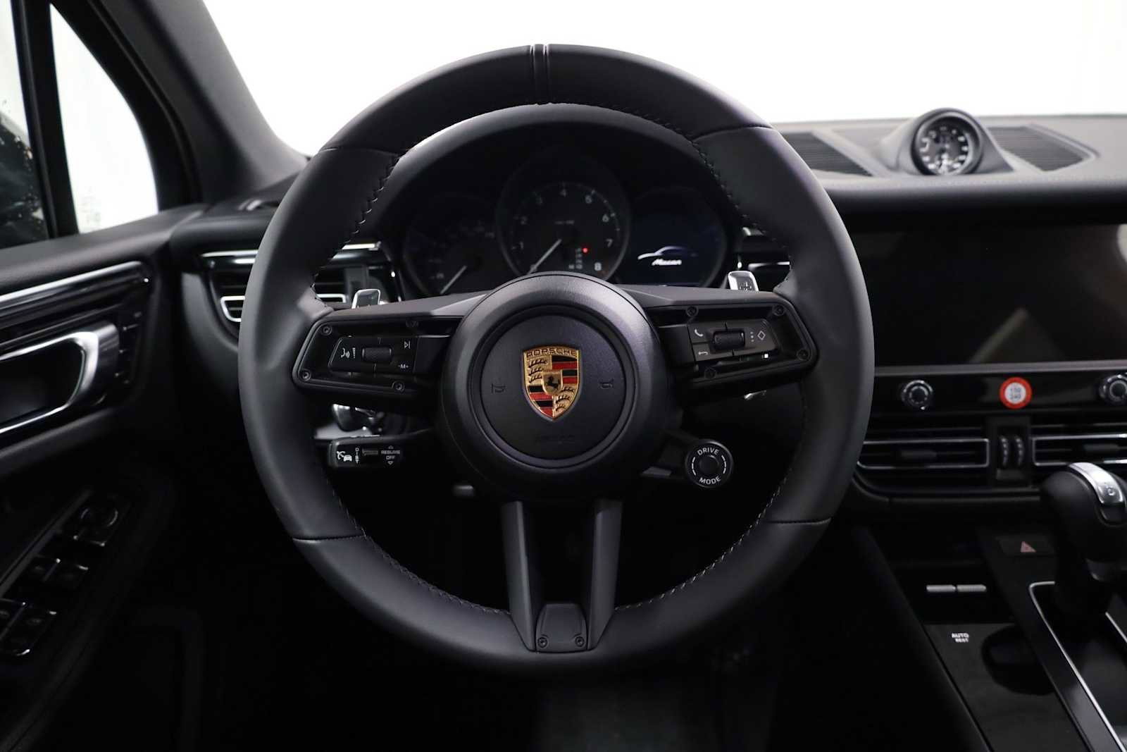 New 2026 Porsche Macan image 25