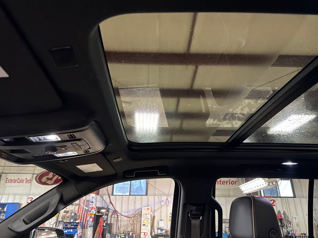 Certified 2023 GMC Yukon SLT AWD/4WD image 13