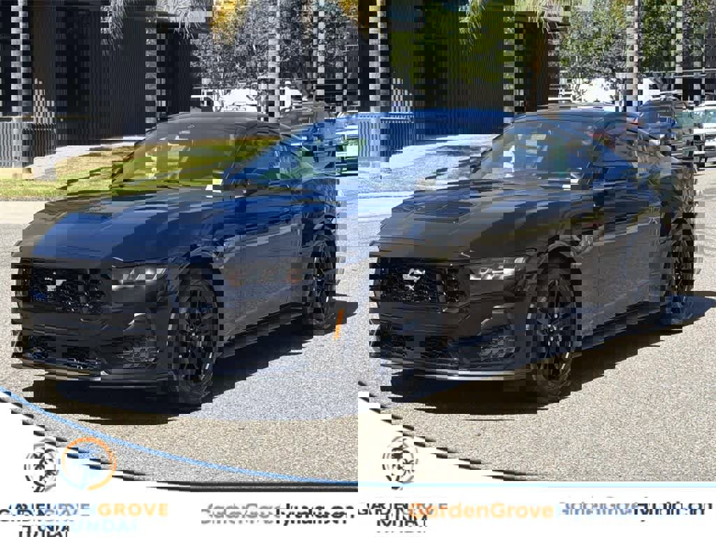 Used 2025 Ford Mustang GT image 1