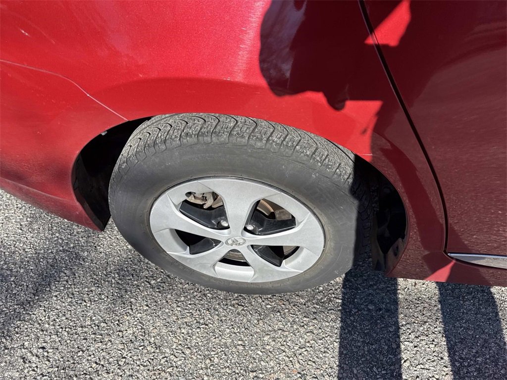 Certified 2015 Toyota Prius Four image 9