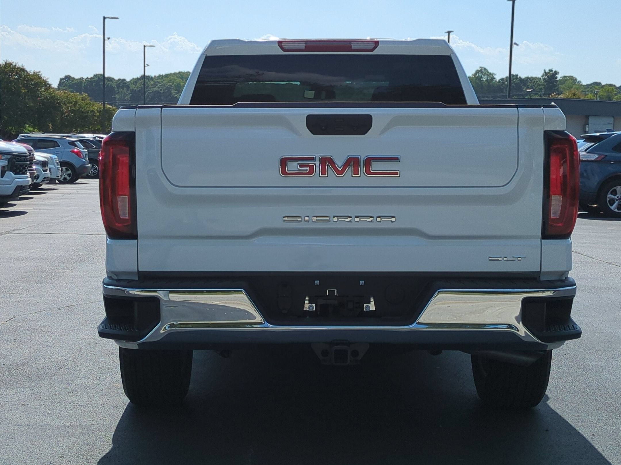 Used 2026 GMC Sierra 1500 SLT RWD image 9