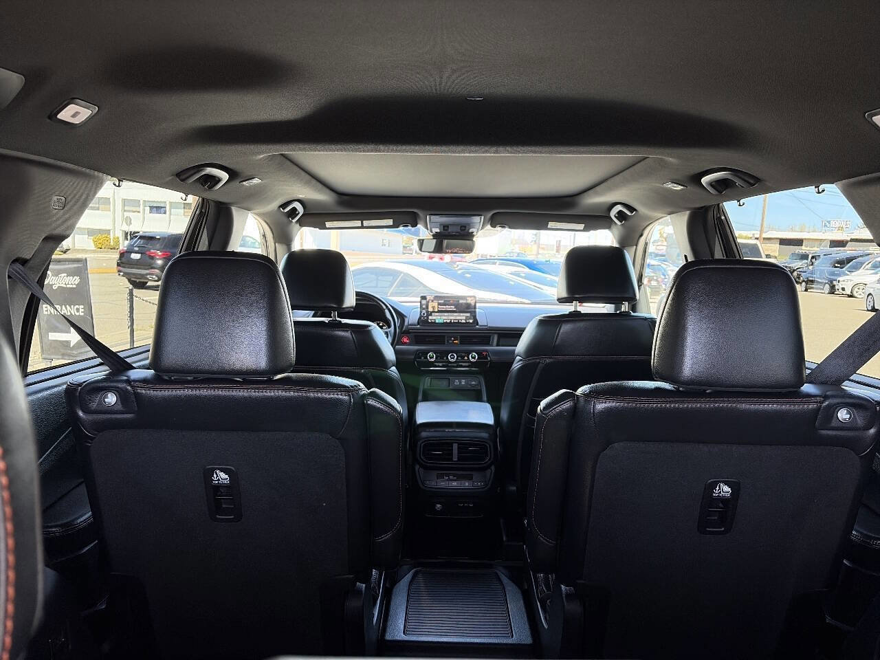 Used 2025 Honda Pilot TrailSport image 10