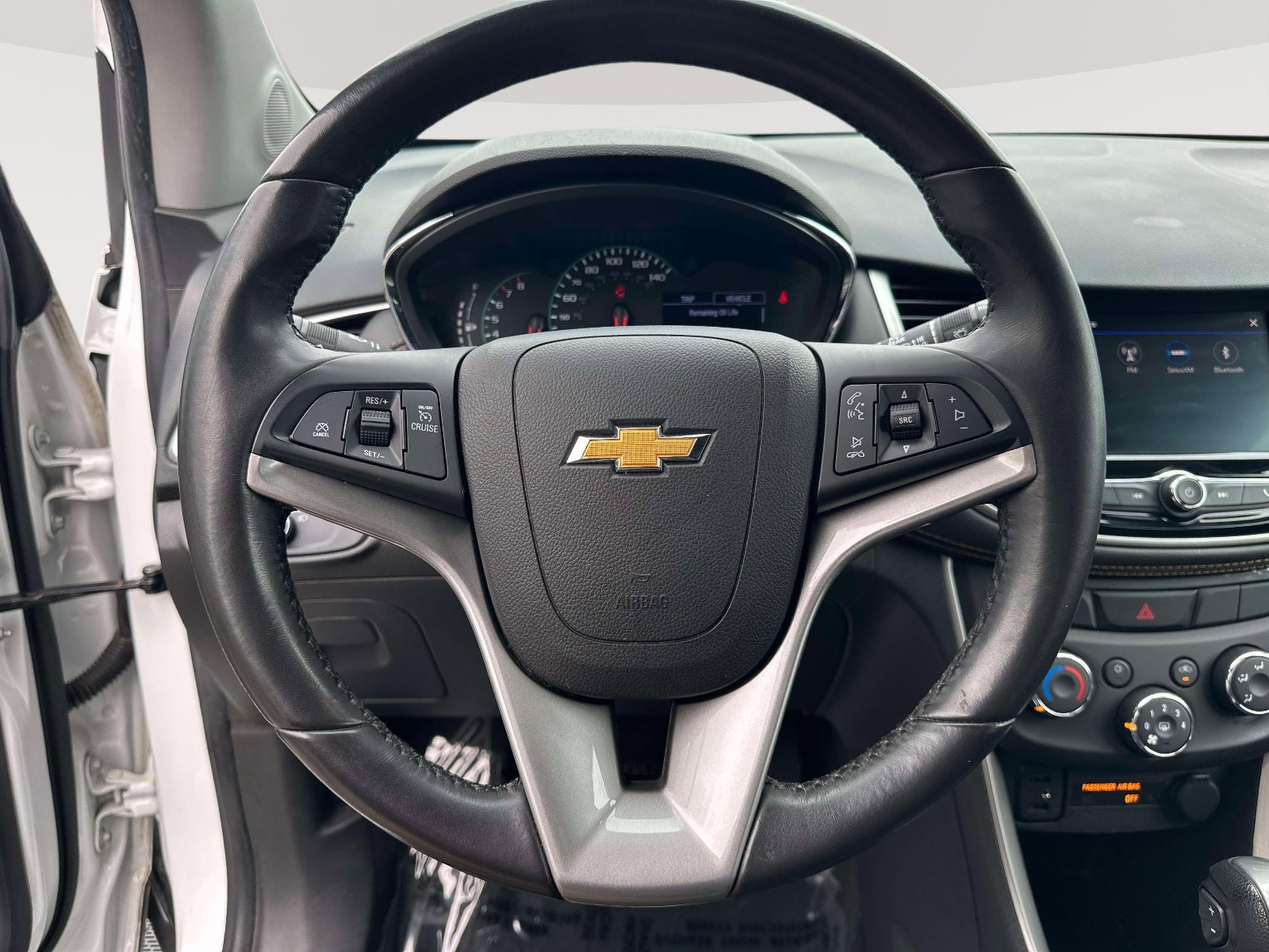 Used 2020 Chevrolet Trax LT w/ LT Convenience Package image 14