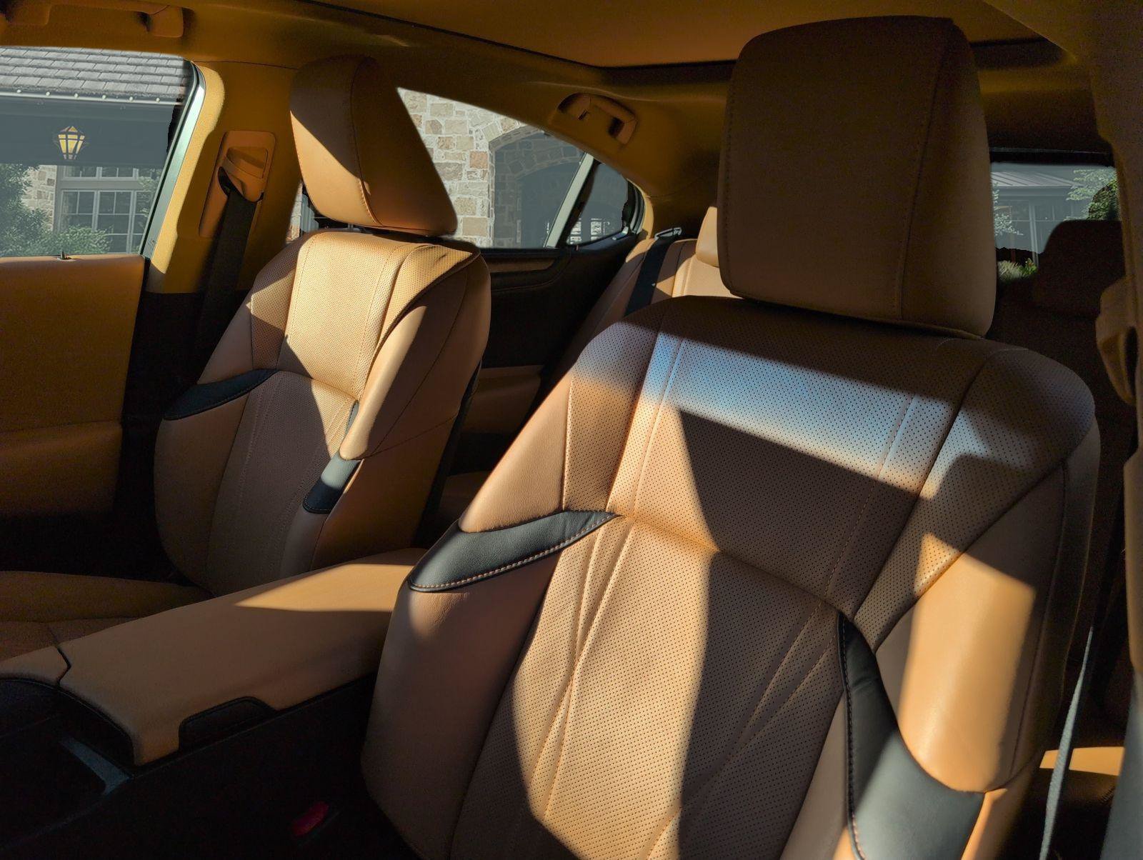 Used 2022 Lexus ES 350 Ultra Luxury w/ Accessory Package 2 FWD image 5