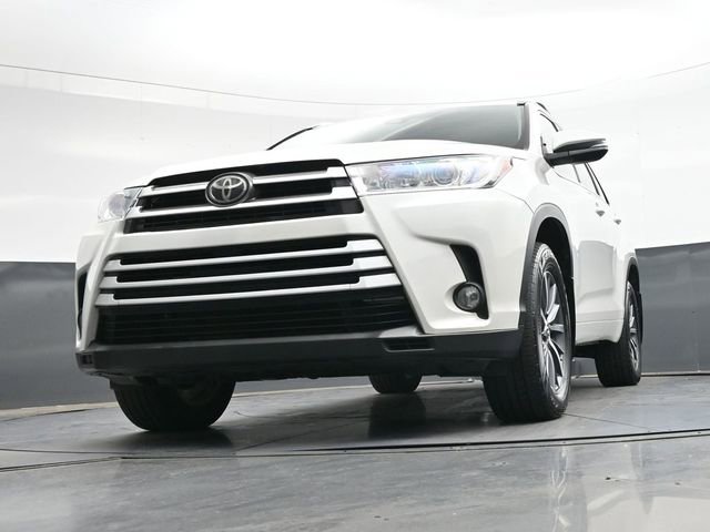 Used 2018 Toyota Highlander XLE AWD/4WD image 36