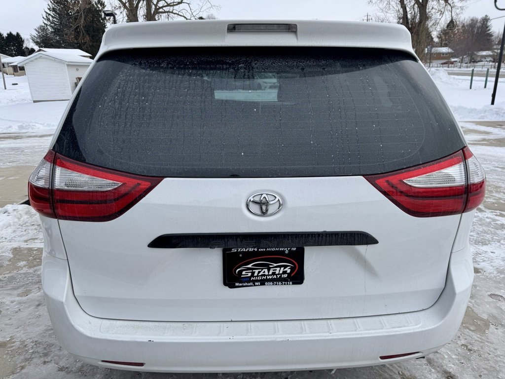 Used 2017 Toyota Sienna L image 6