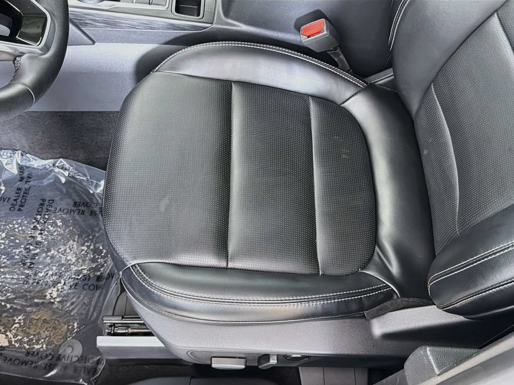 Used 2025 Ford Escape Platinum AWD/4WD image 24