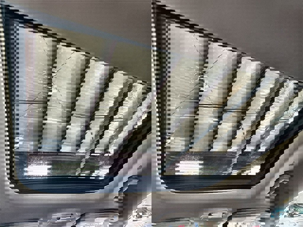 Used 2021 Lincoln Nautilus Reserve image 26