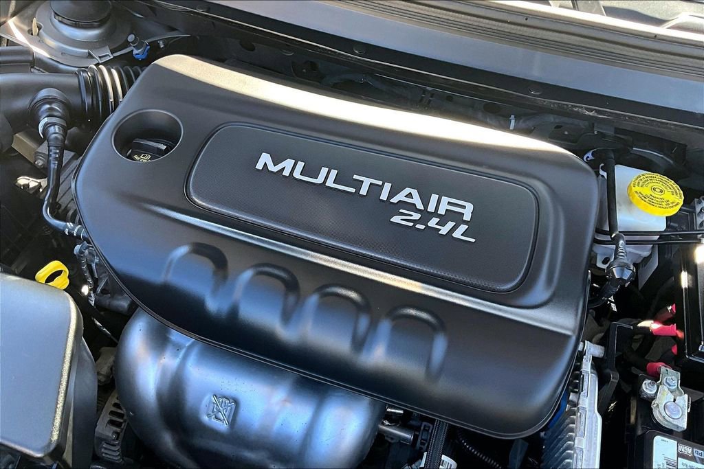 Used 2019 Jeep Cherokee Latitude w/ Cold Weather Group AWD/4WD image 33