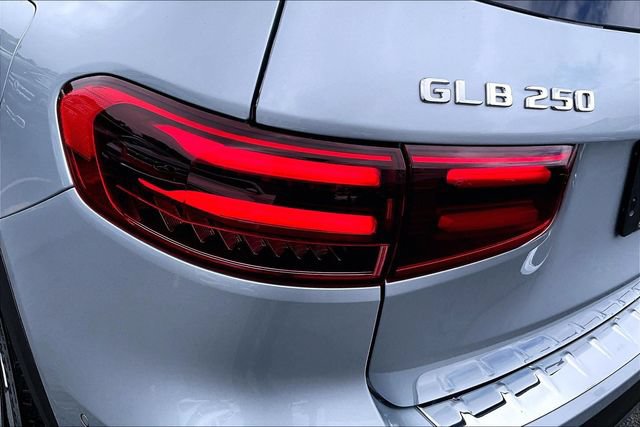 Used 2026 Mercedes-Benz GLB 250 4MATIC image 25