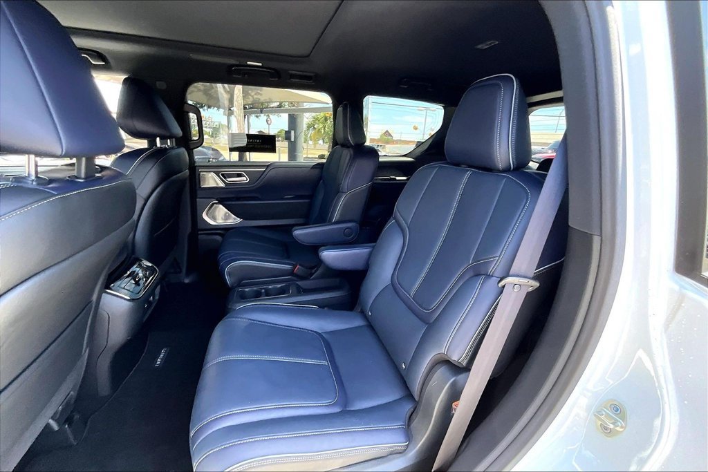 Used 2026 INFINITI QX80 4WD w/ Sport Exterior Package image 35