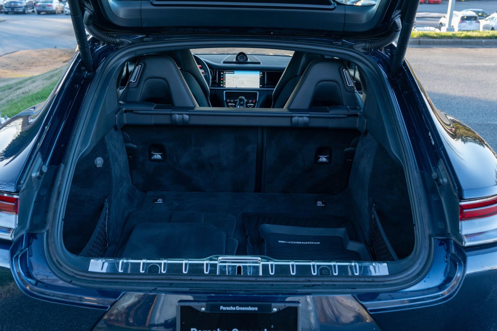 Certified 2022 Porsche Panamera 4 w/ Premium Package image 16