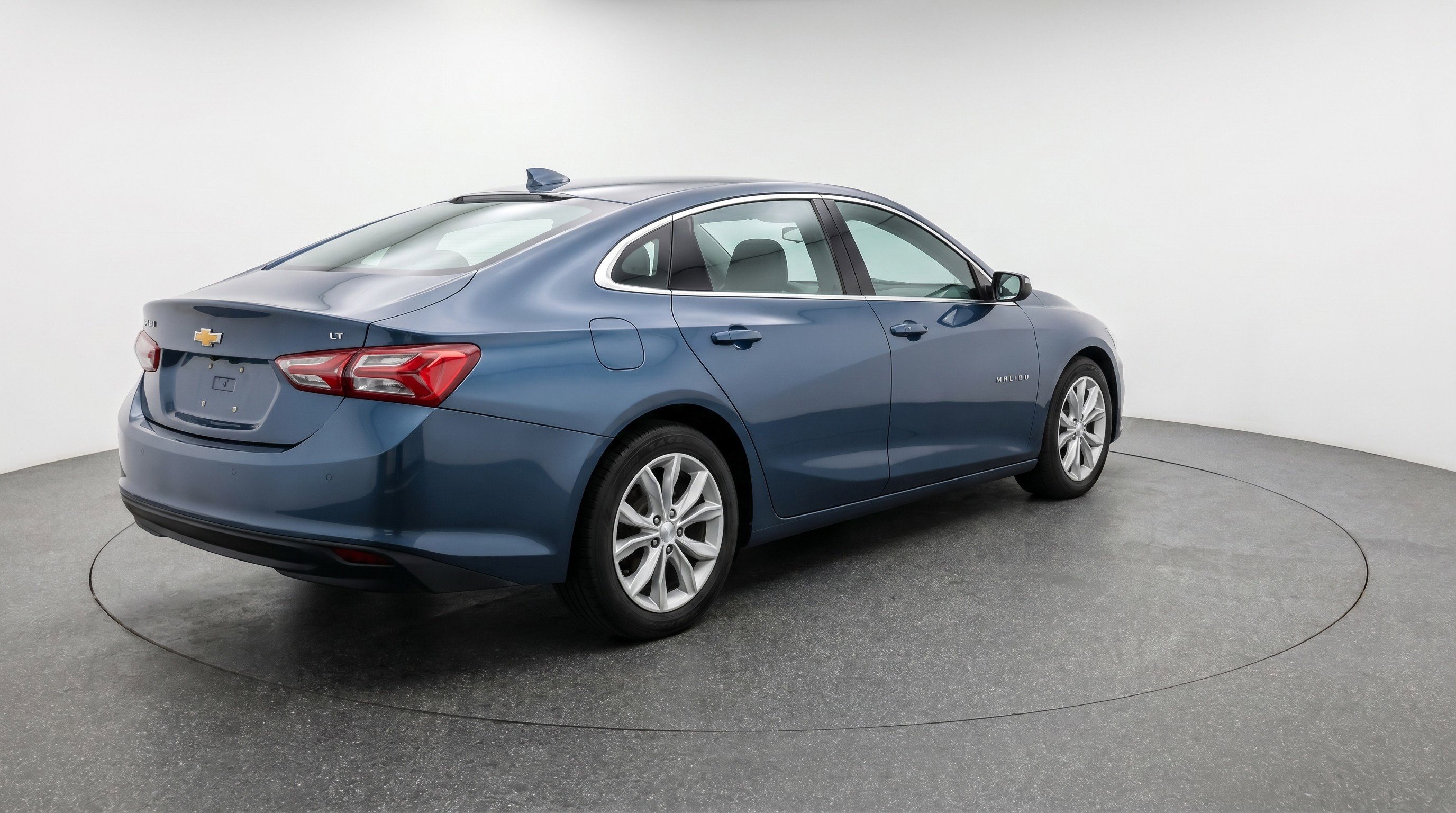 Used 2024 Chevrolet Malibu LT FWD image 9
