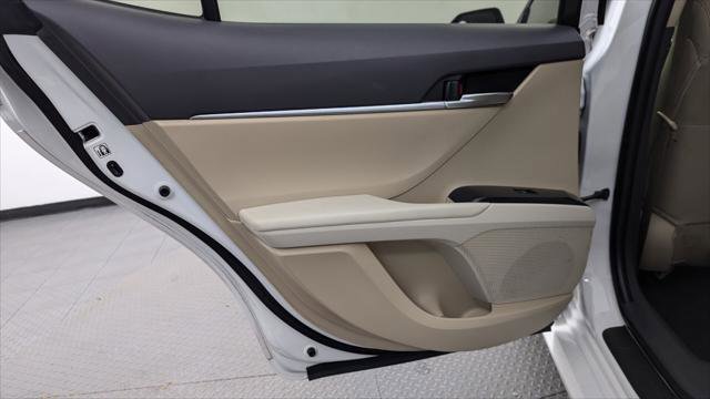 Used 2018 Toyota Camry LE image 16