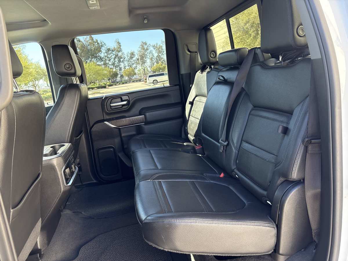 Used 2023 GMC Sierra 3500 Denali w/ Technology Package image 8