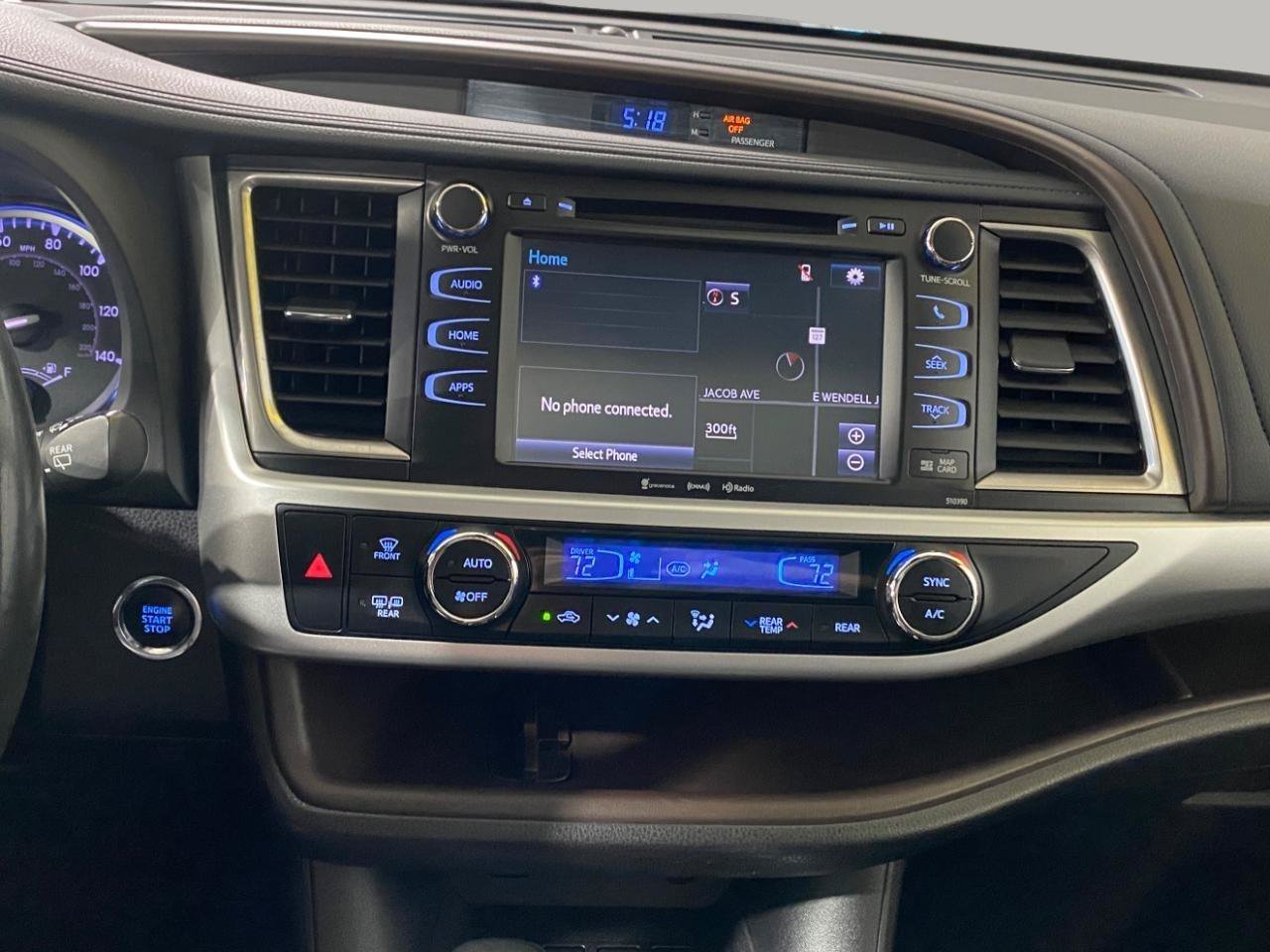 Used 2019 Toyota Highlander XLE AWD/4WD image 16