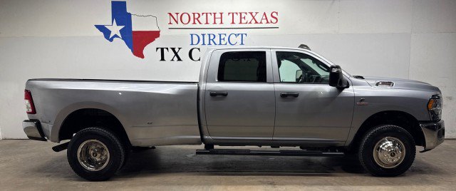 Used 2024 RAM 3500 Tradesman w/ Chrome Appearance Group AWD/4WD image 4
