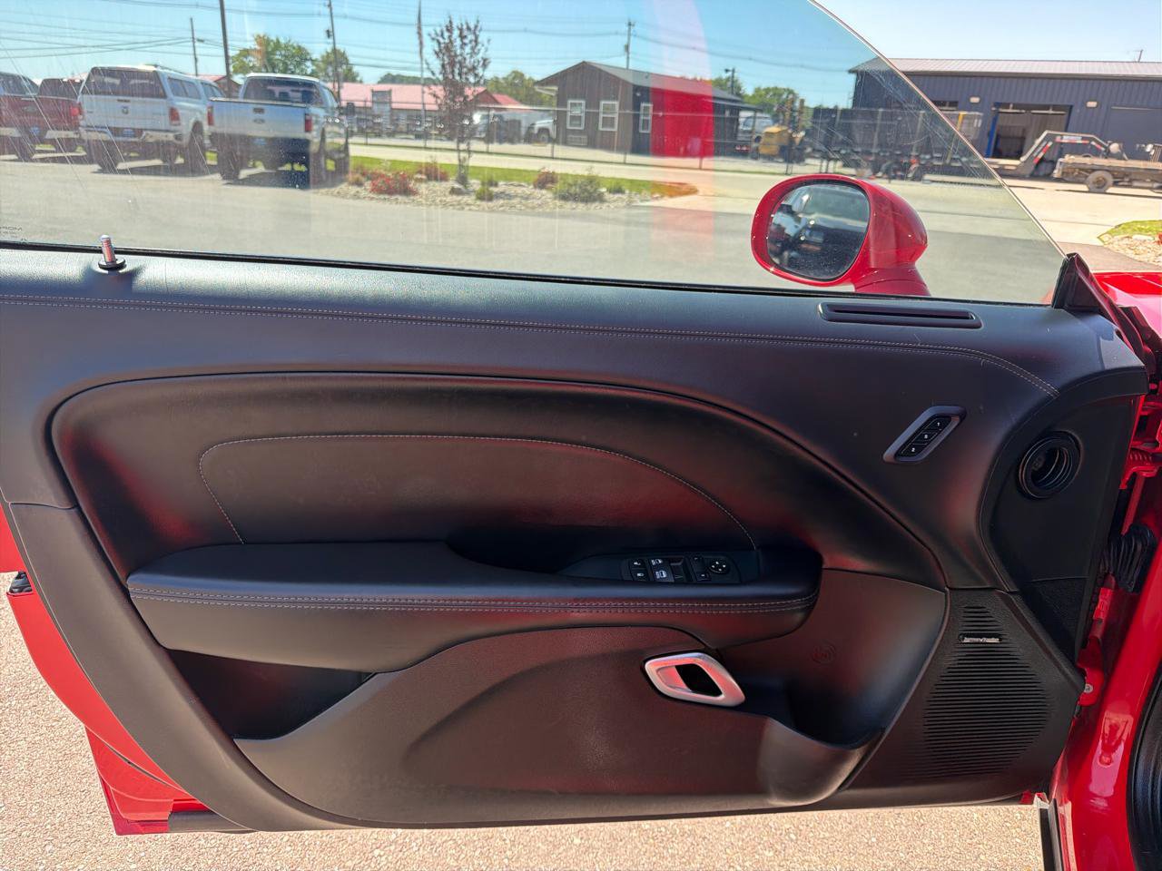 Used 2016 Dodge Challenger SRT w/ Technology Group RWD image 8