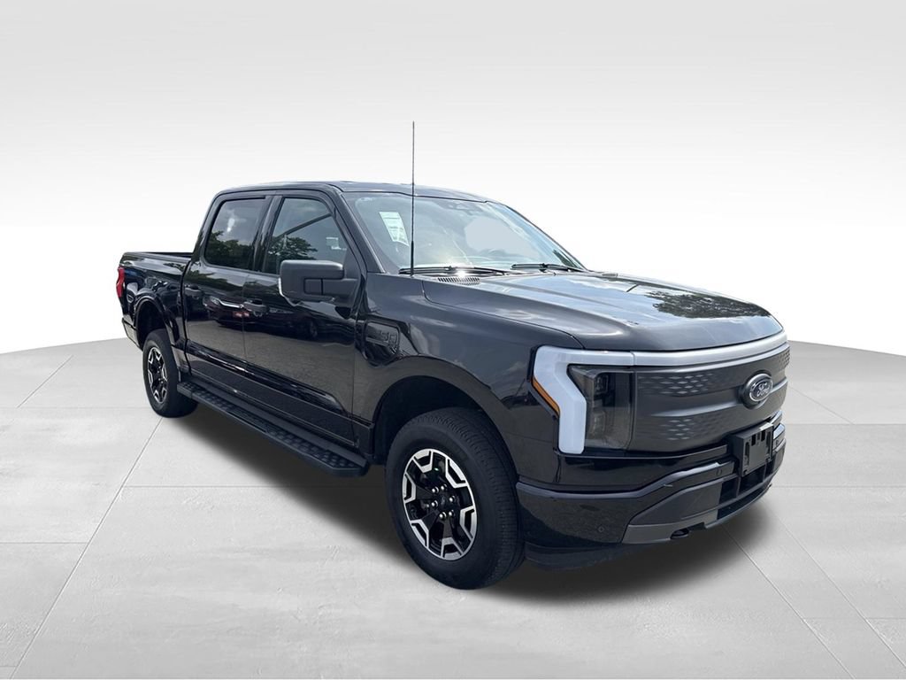 Used 2023 Ford F150 Lightning XLT AWD/4WD image 6