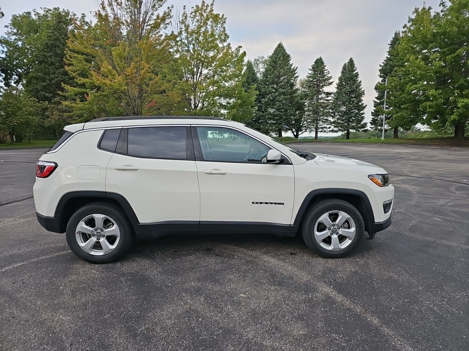 Used 2018 Jeep Compass Latitude FWD image 7