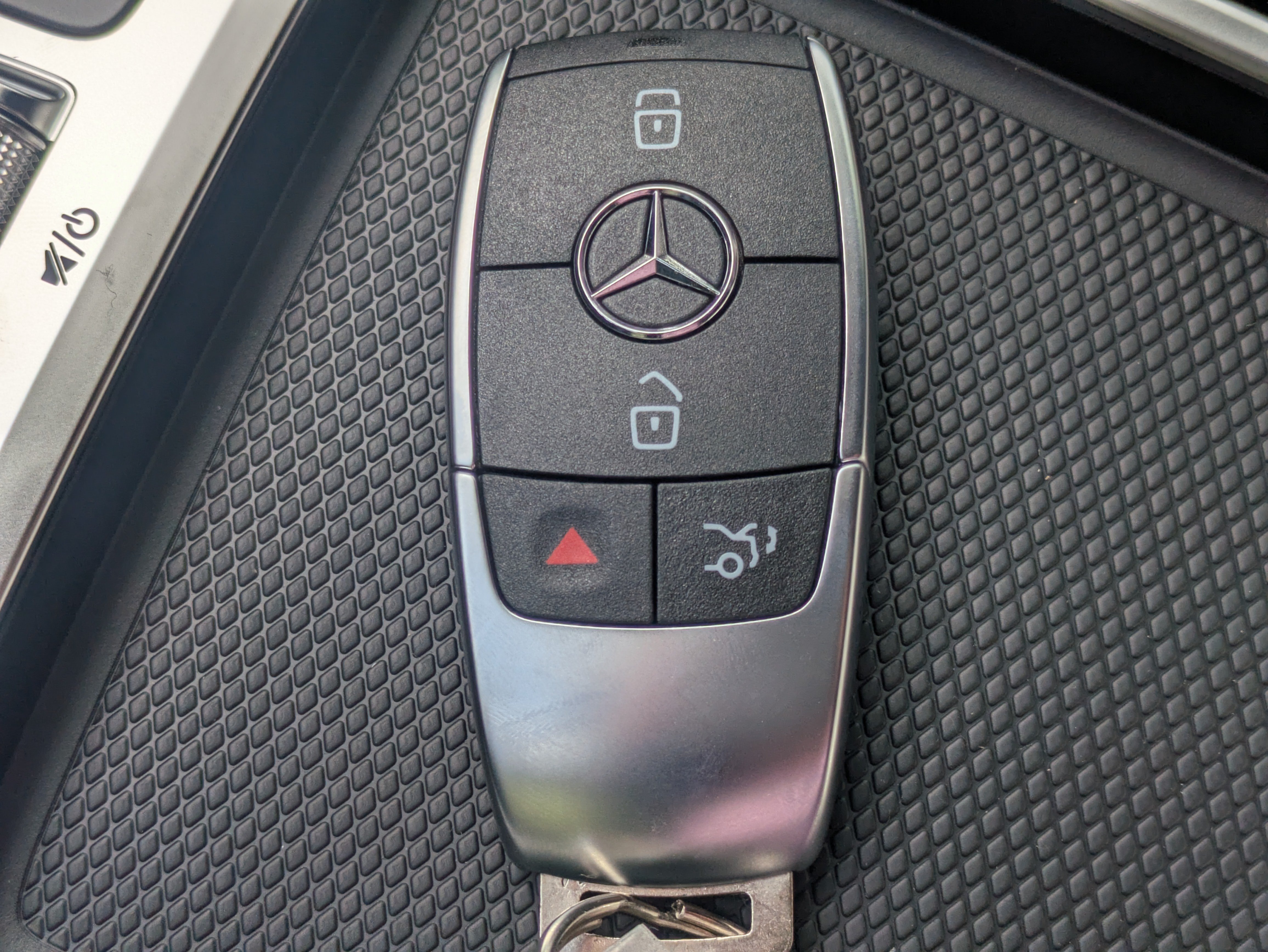 New 2026 Mercedes-Benz GLA 250 4MATIC image 32