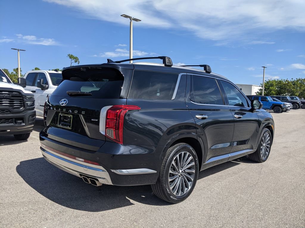 Used 2024 Hyundai Palisade Calligraphy image 4