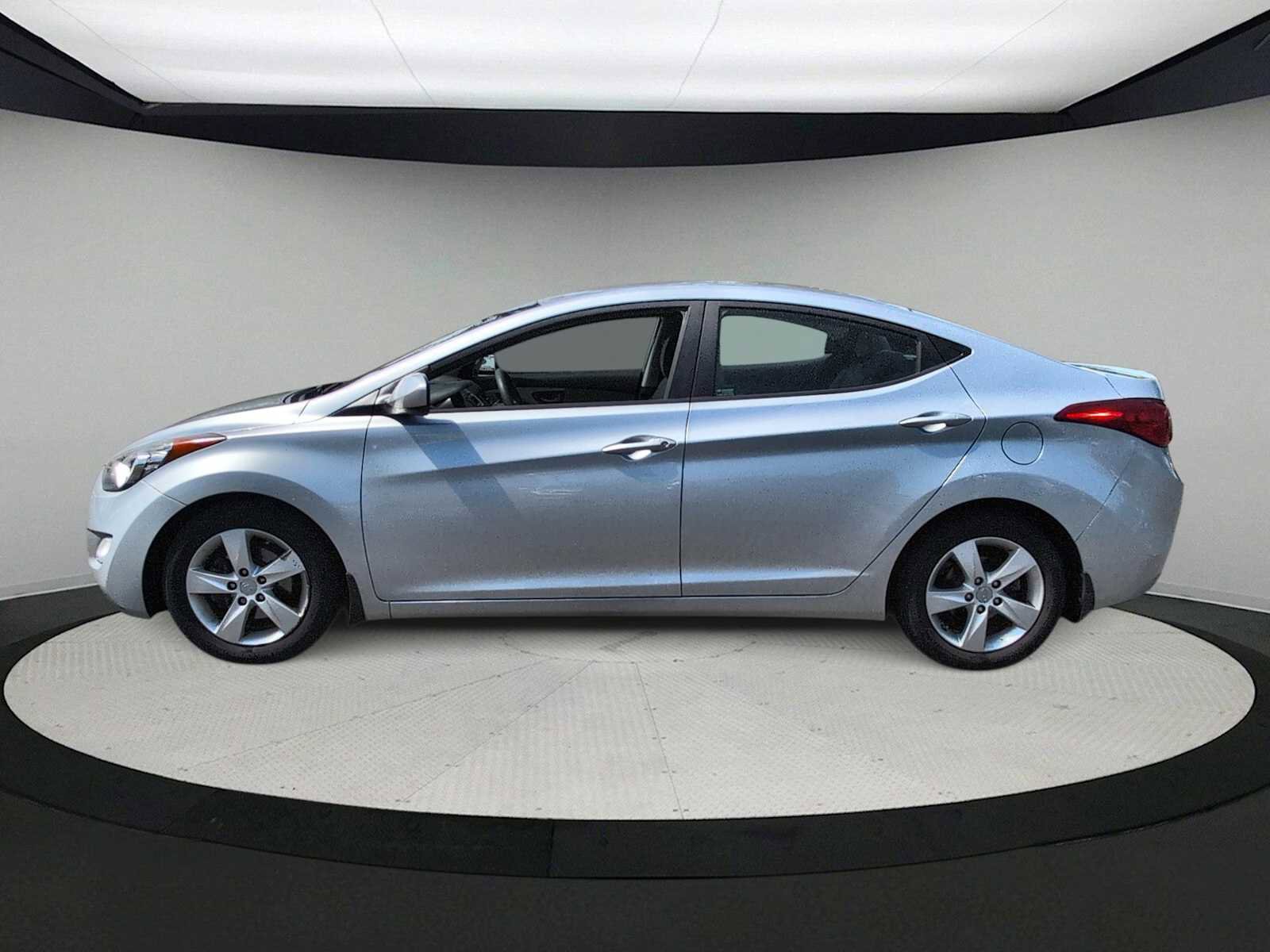 Used 2013 Hyundai Elantra GLS w/ Preferred Pkg image 5