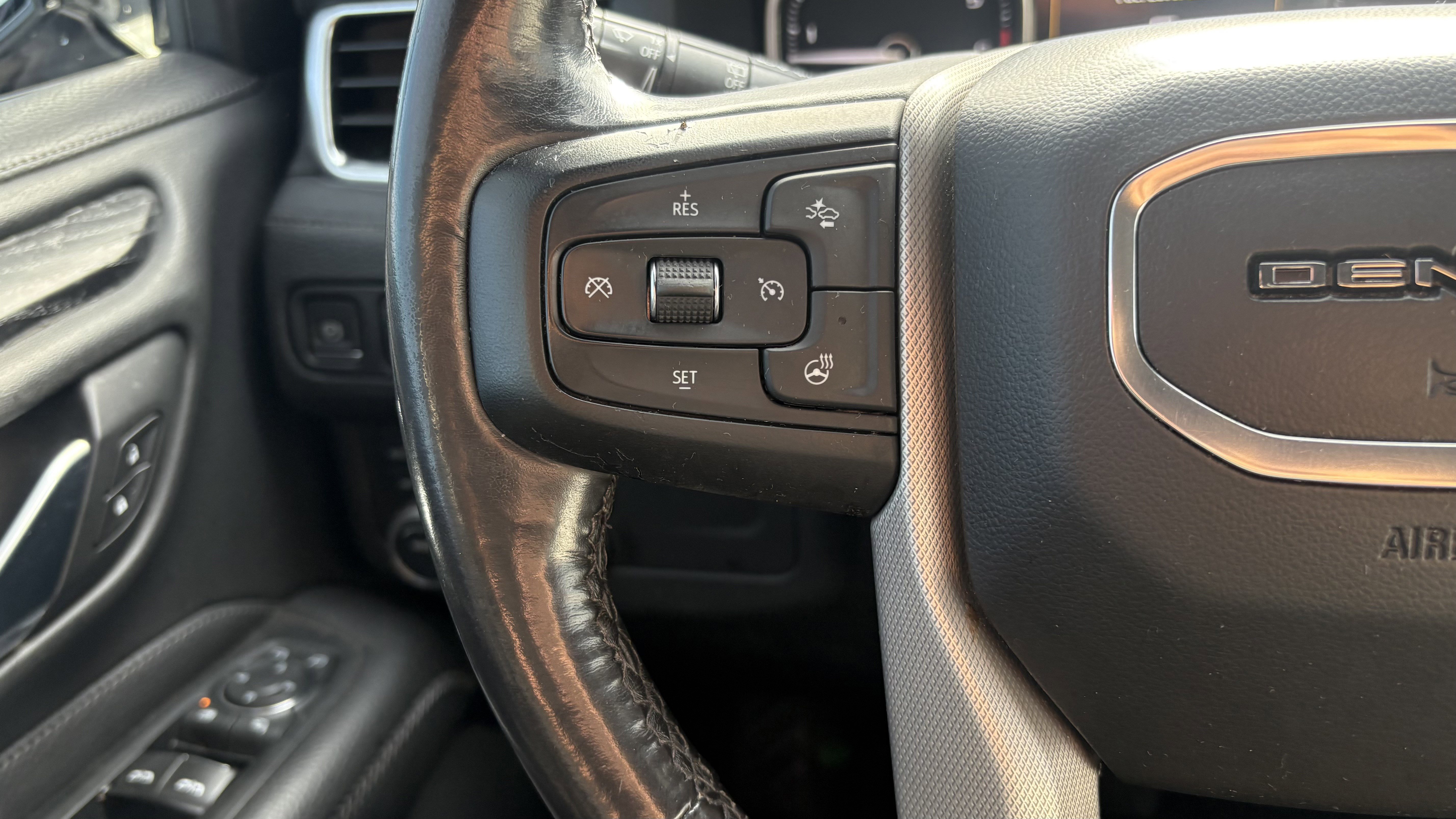 Used 2021 GMC Yukon Denali image 20