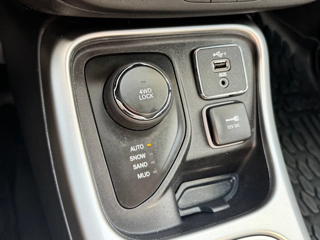 Used 2019 Jeep Compass Latitude w/ Popular Equipment Group AWD/4WD image 31