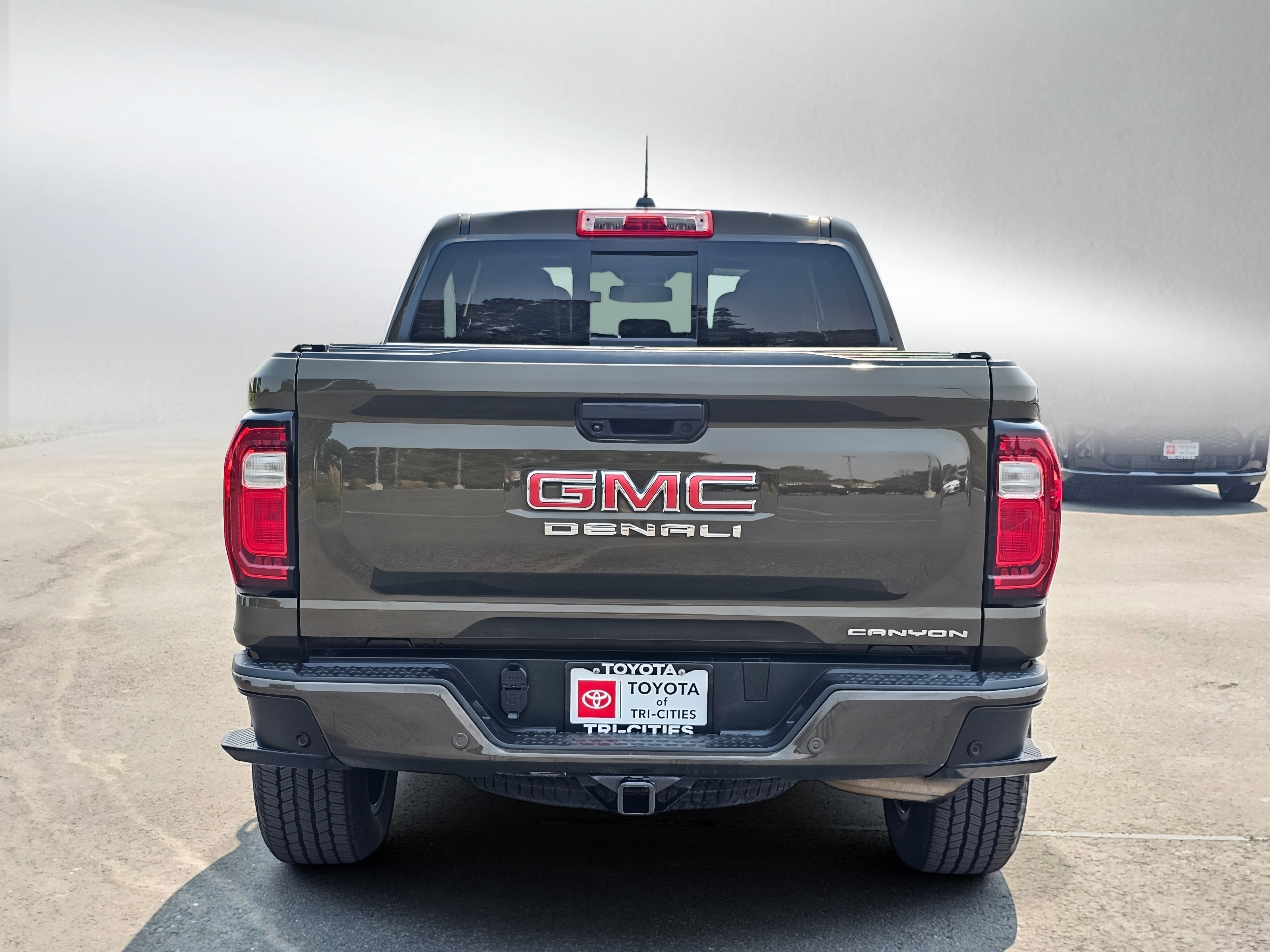 Used 2023 GMC Canyon Denali AWD/4WD image 4