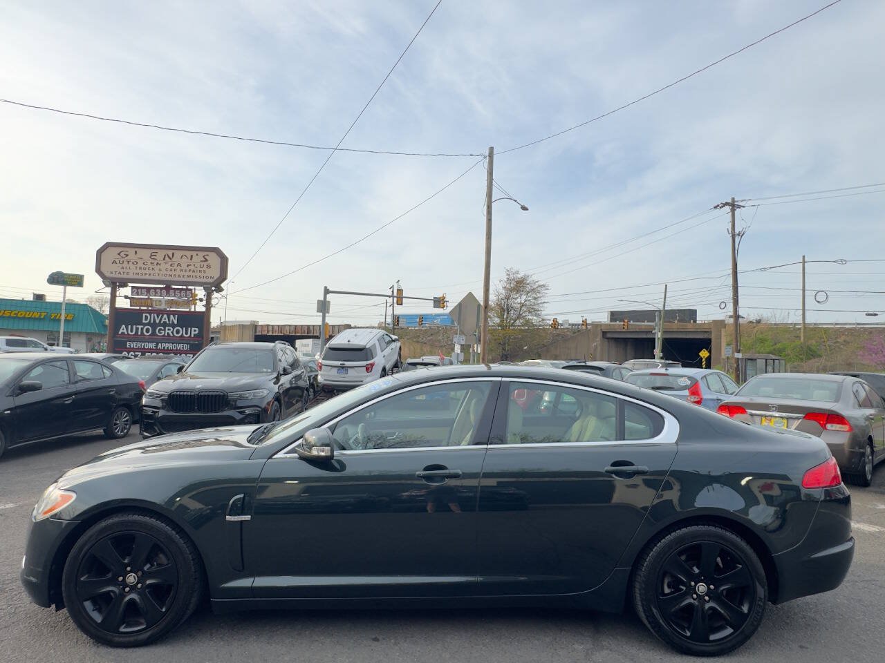 Used 2009 Jaguar XF Luxury RWD image 3