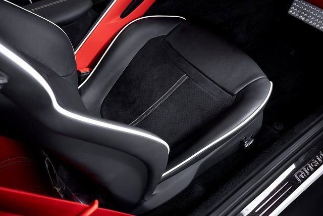 Certified 2025 Ferrari Roma Spider image 55