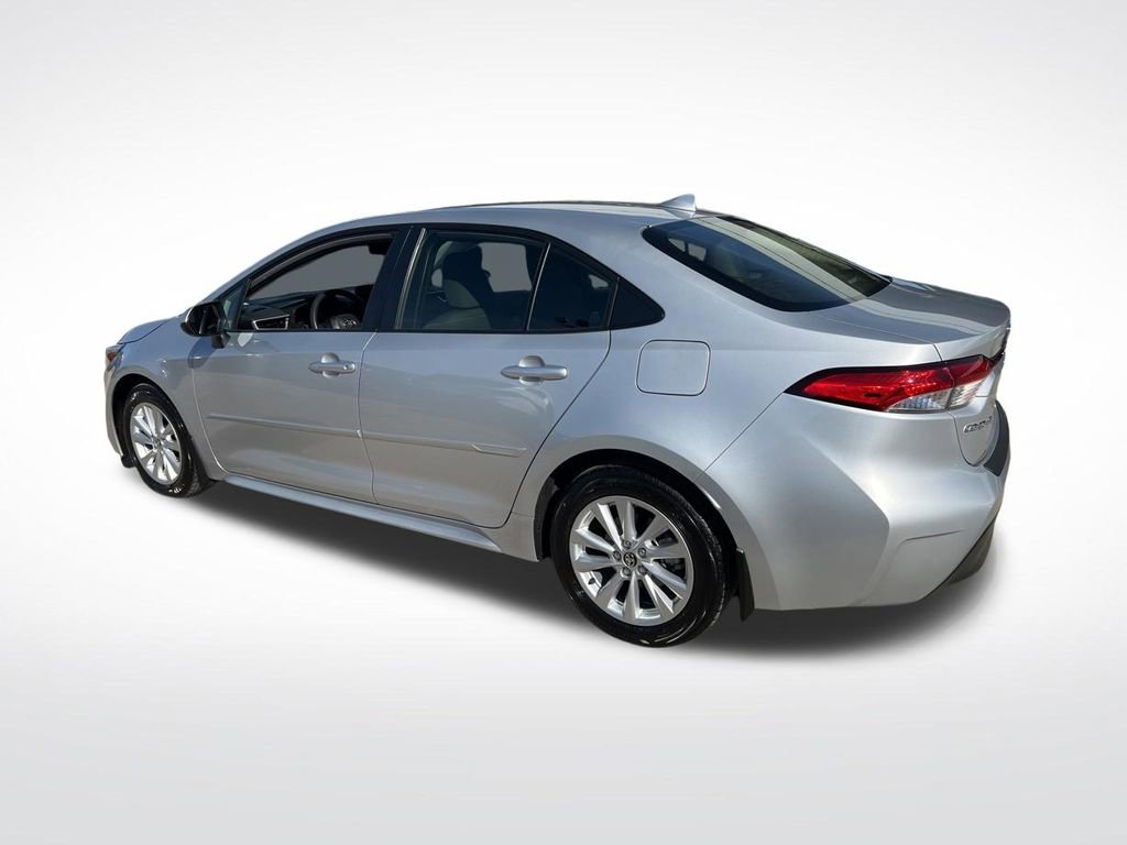 Used 2023 Toyota Corolla LE image 46