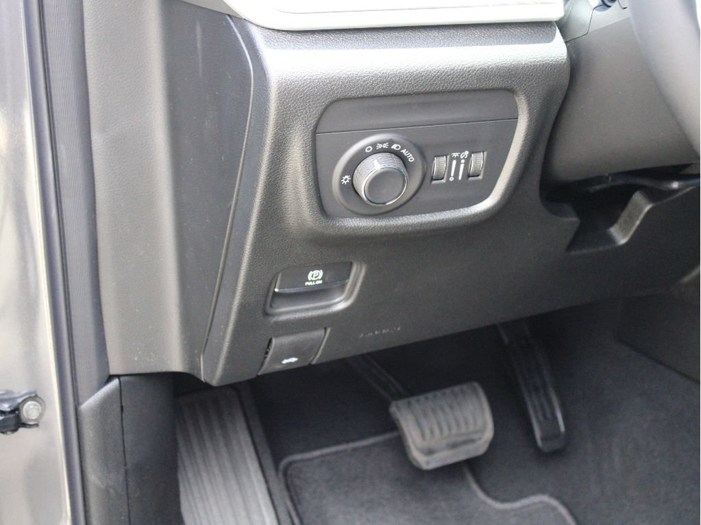 New 2026 Jeep Grand Cherokee L 4WD image 15