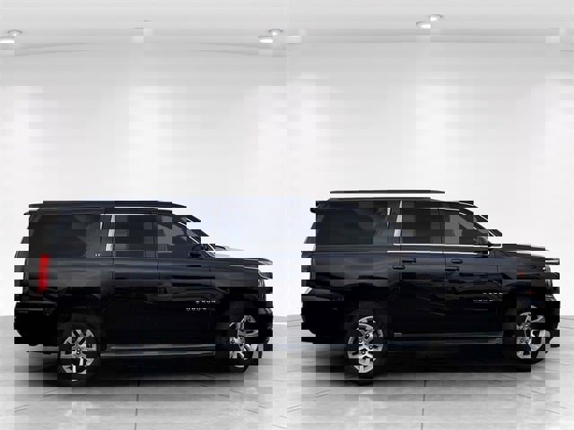 Used 2016 Chevrolet Suburban LT image 3