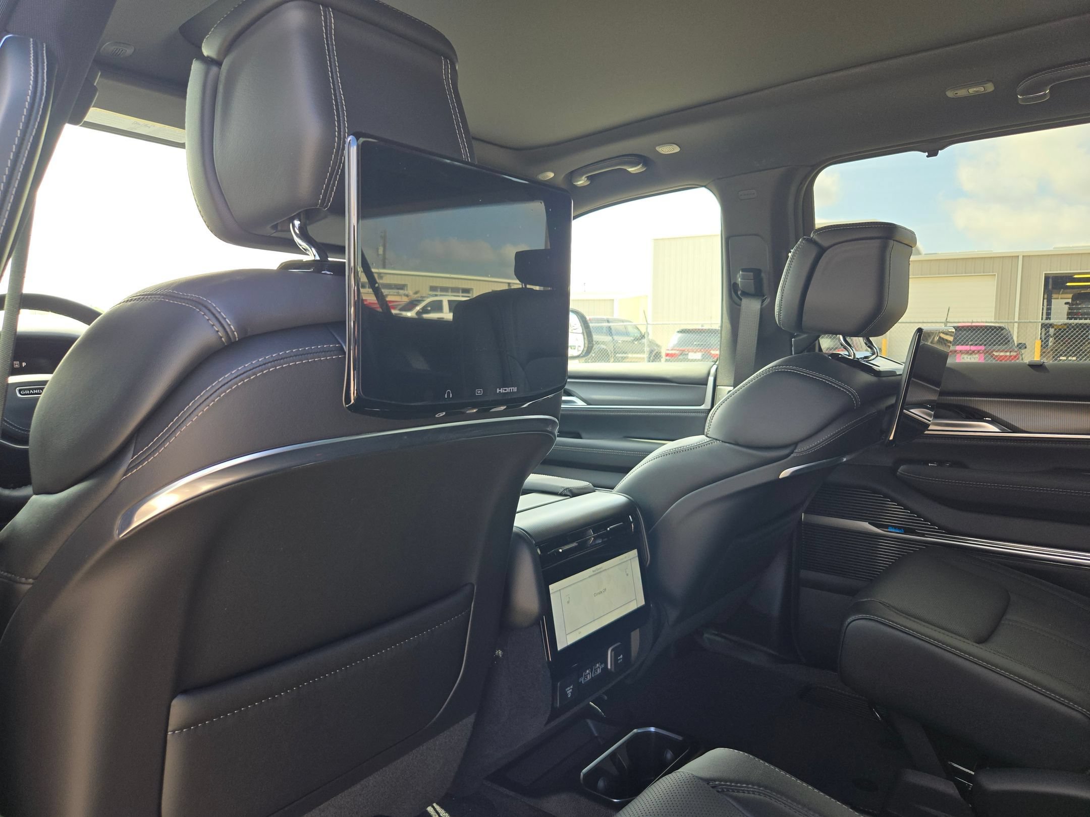 New 2026 Jeep Grand Wagoneer L Summit w/ Rear Seat Video Group I AWD/4WD image 19