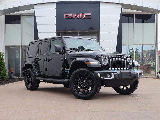 Used 2023 Jeep Wrangler Unlimited Sahara w/ Dual Top Group AWD/4WD image 1