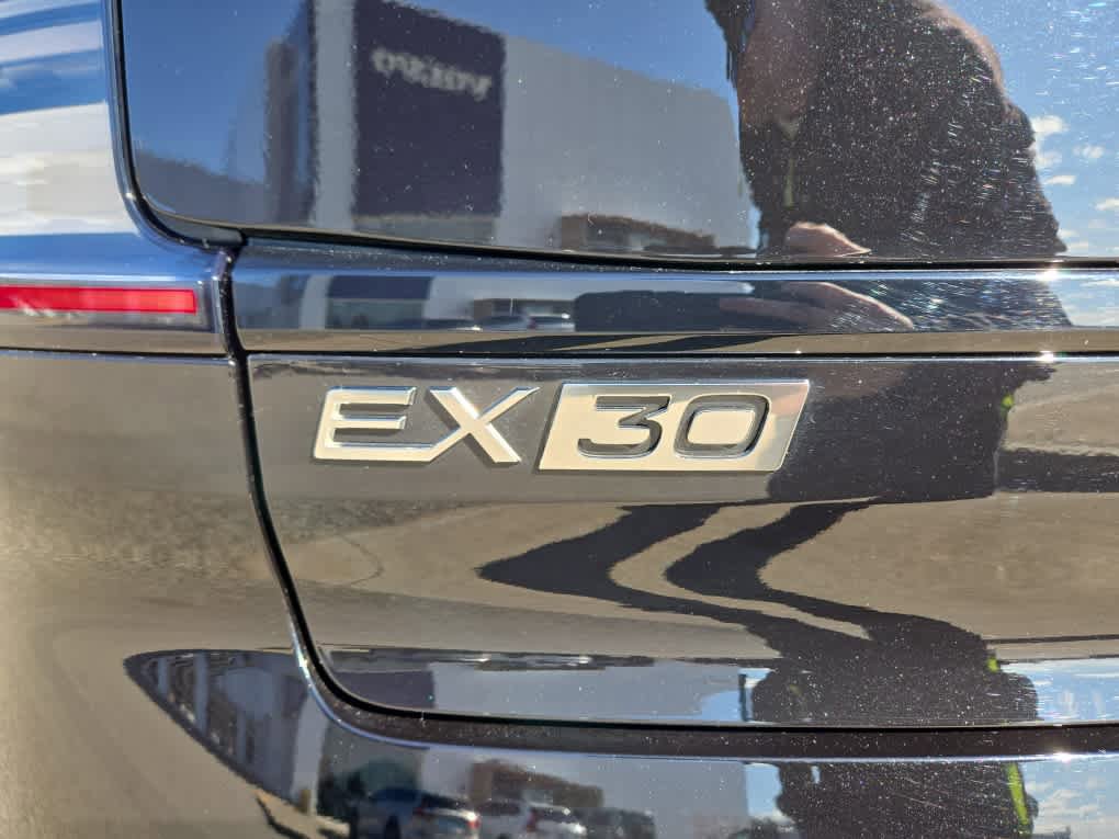 Used 2025 Volvo EX30 Plus AWD/4WD image 10