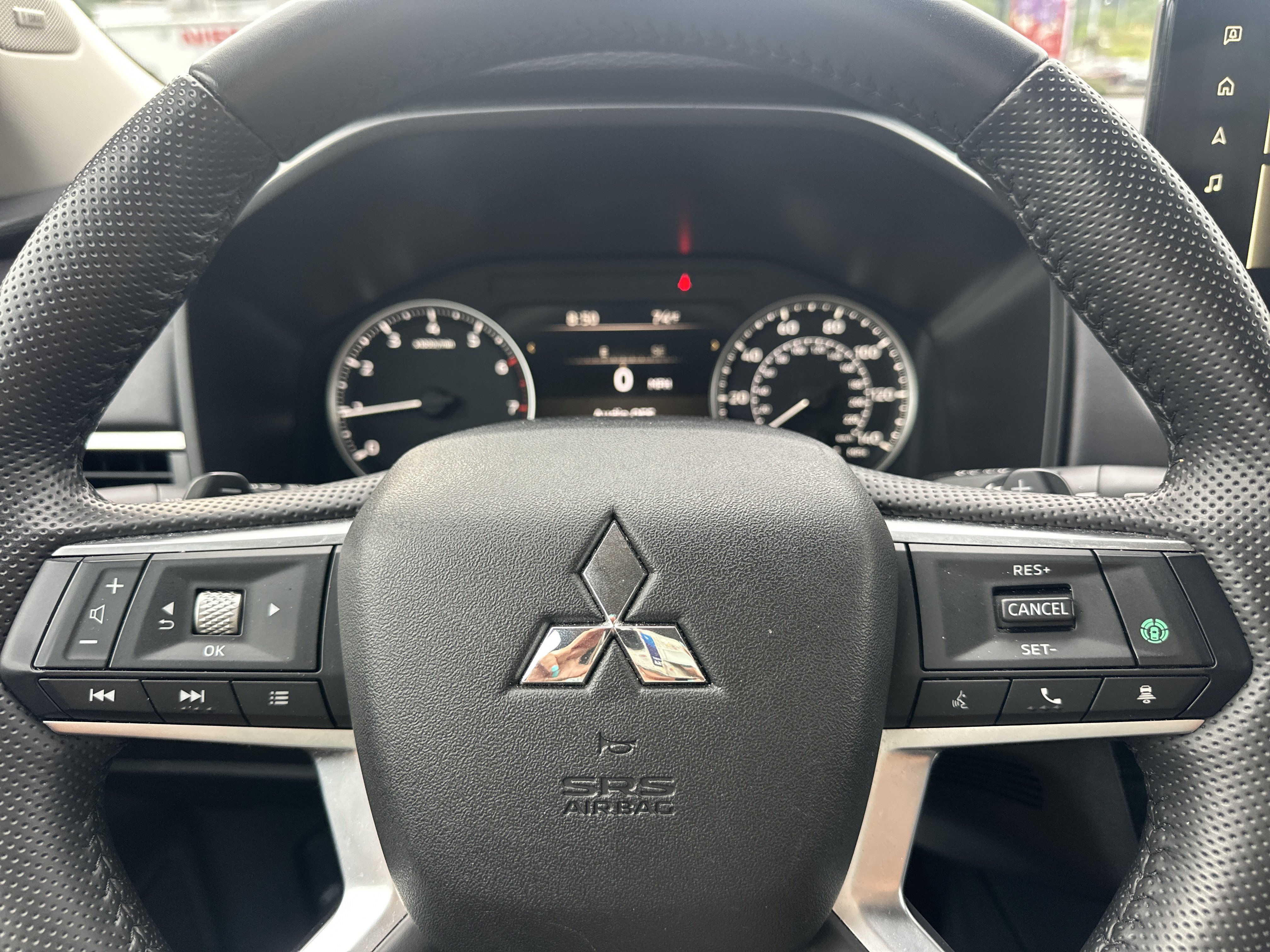 Used 2025 Mitsubishi Outlander SE AWD/4WD image 12