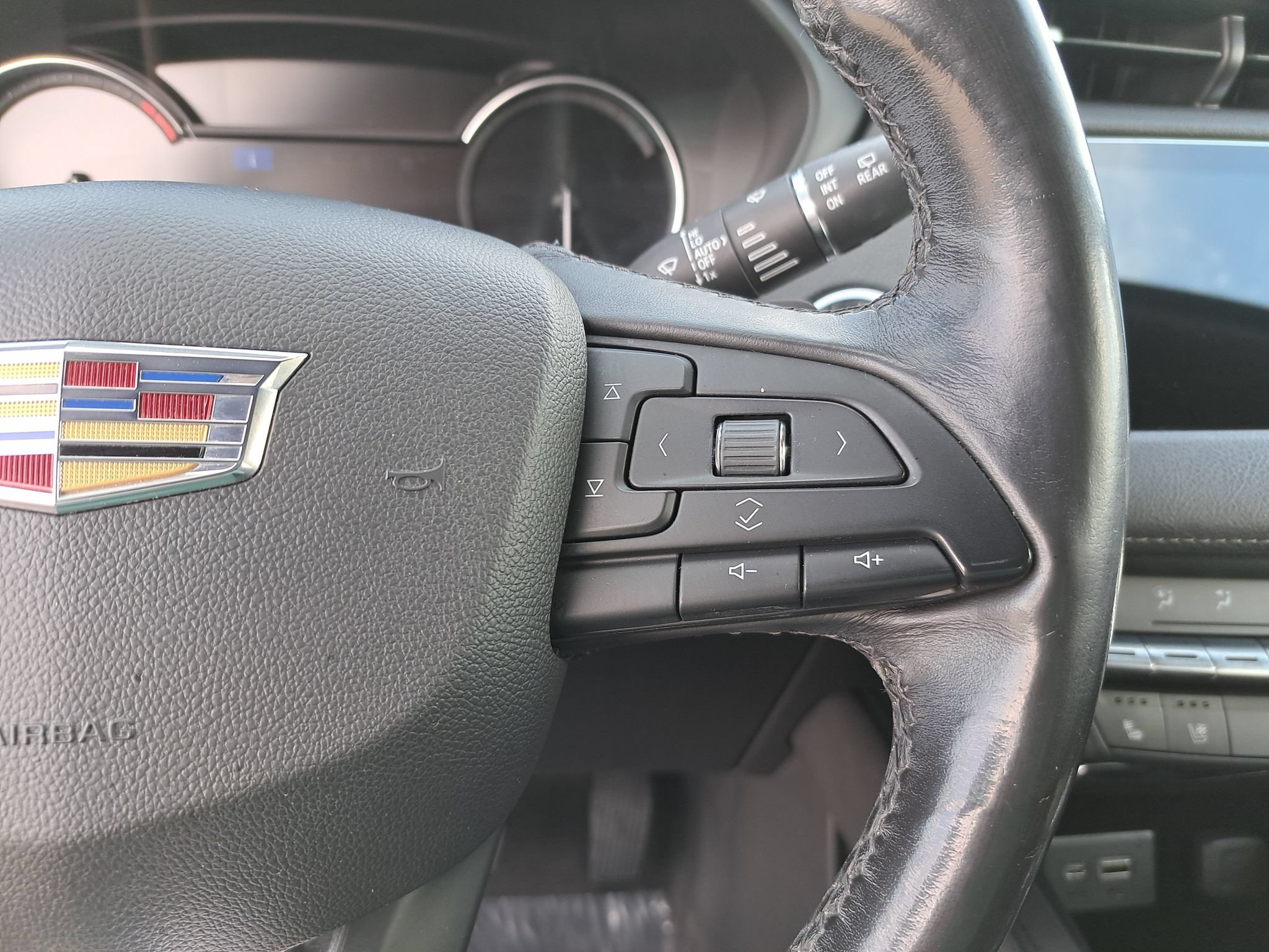 Used 2019 Cadillac XT4 Premium Luxury AWD/4WD image 19